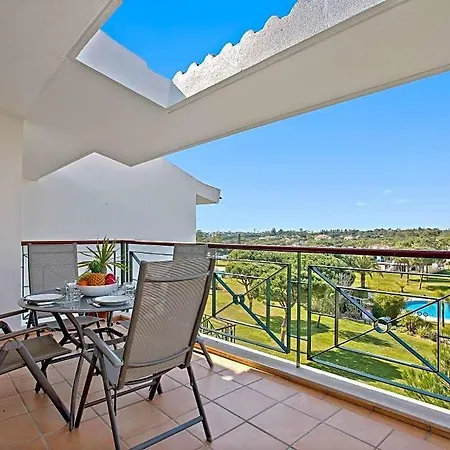 Sleeps 4 With Pool And Air Con *