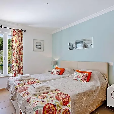 Sleeps 4 With Pool And Air Con Lejlighed Vilamoura