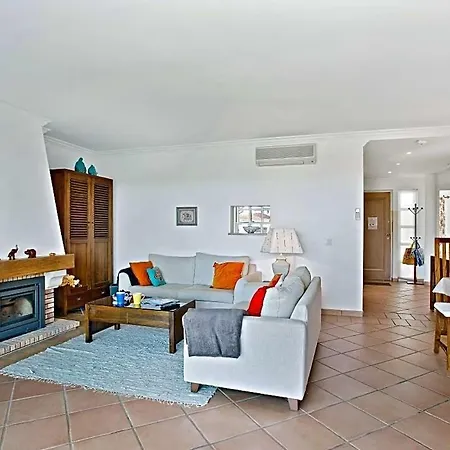 Sleeps 4 With Pool And Air Con Lejlighed