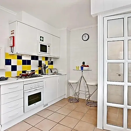 Sleeps 4 With Pool And Air Con * Vilamoura